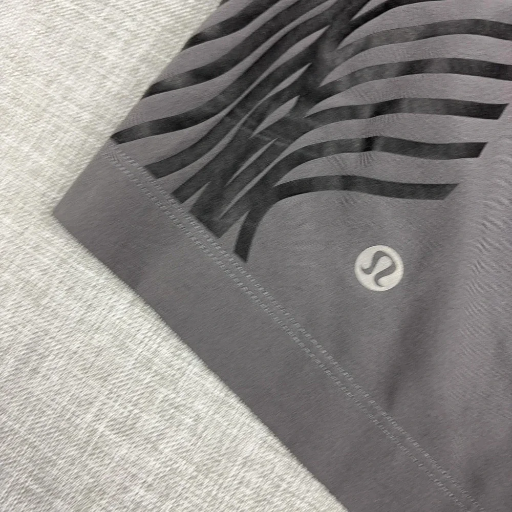Lululemon Shorts Mens Medium Gray Striped Running Athletic 9 Inseam Drawstring